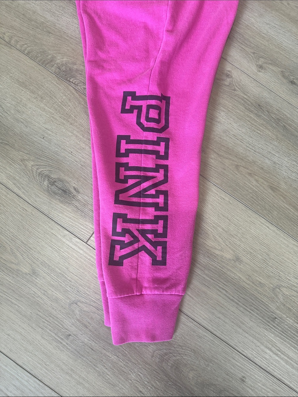 PINK Victoria's Secret Hot Pink Cropped Jogger Sweatpants with Black Logo. Med.